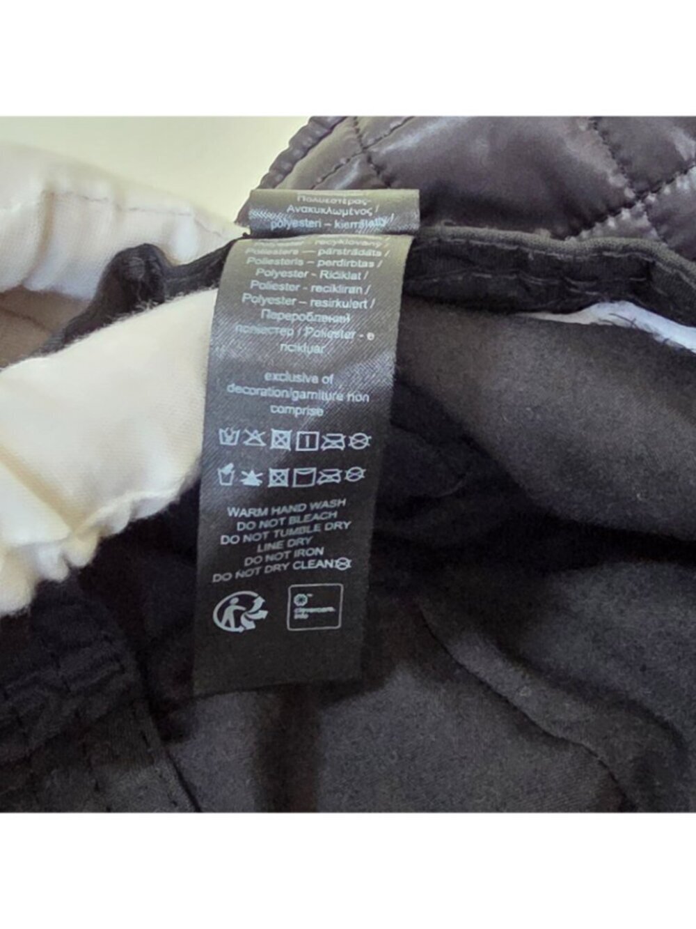 Vero Moda Puffer Quilted Bucket Hat M/ L Black Packable Edgy Eco Friendly Grunge - Picture 7 of 13
